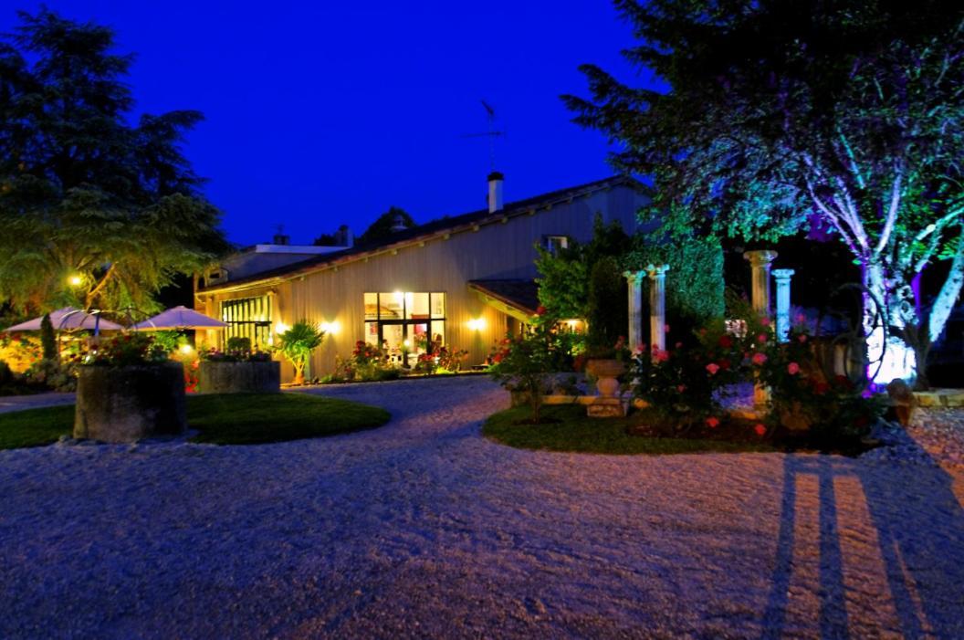 Logis Hotel Restaurant L'Essille Bassac Eksteriør bilde