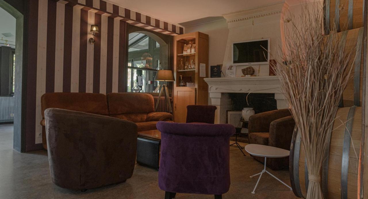 Logis Hotel Restaurant L'Essille Bassac Eksteriør bilde