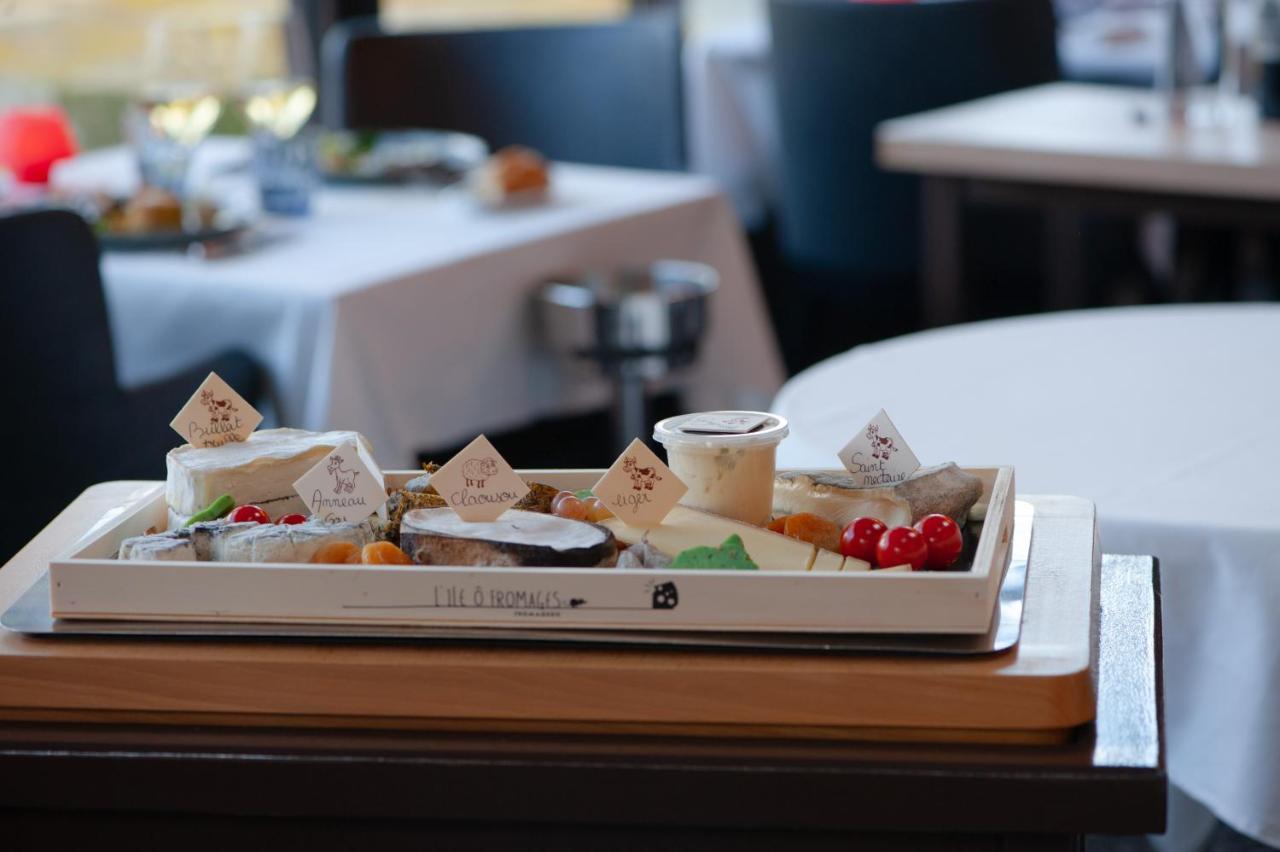 Logis Hotel Restaurant L'Essille Bassac Eksteriør bilde