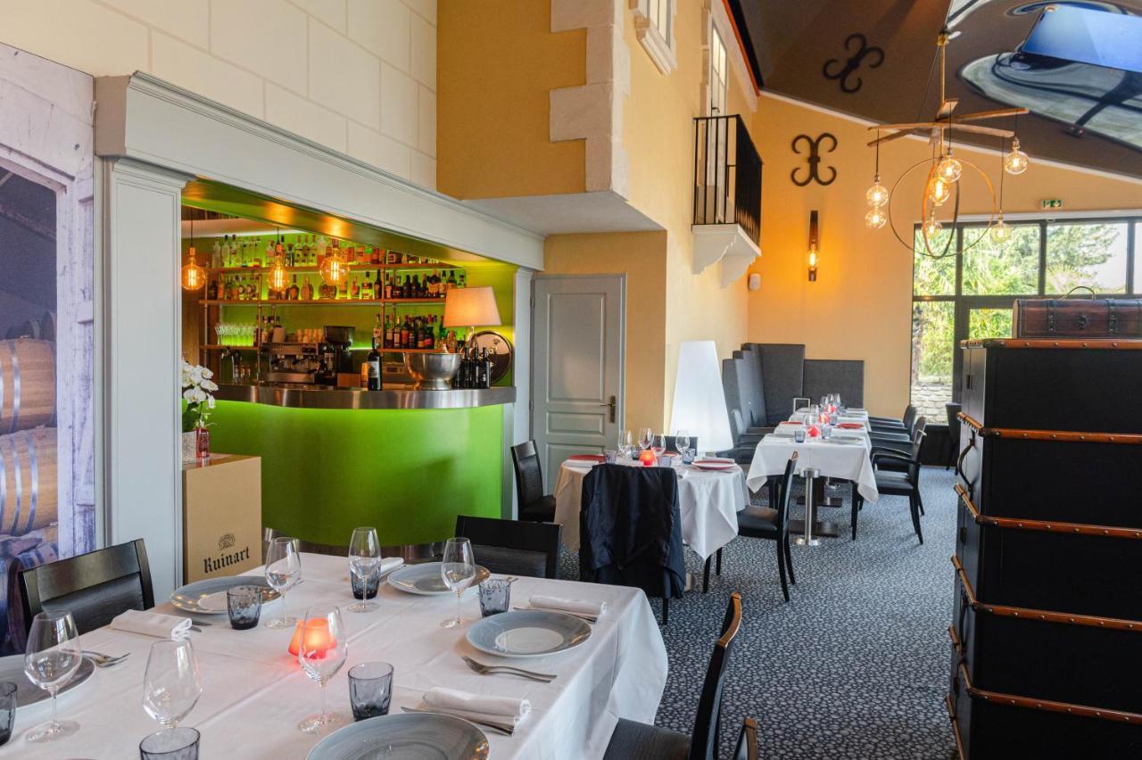 Logis Hotel Restaurant L'Essille Bassac Eksteriør bilde